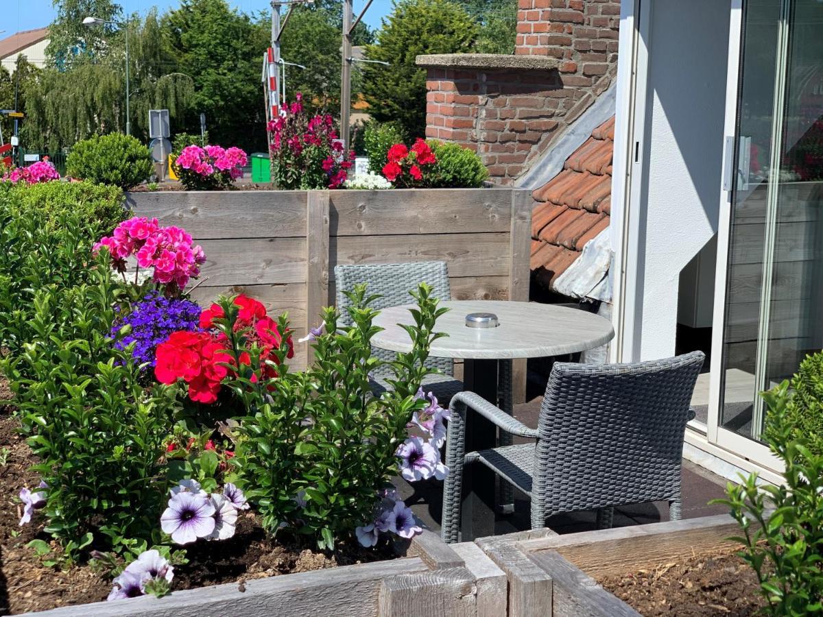Slapen Bij De Buurvrouw Castricum Exterior foto